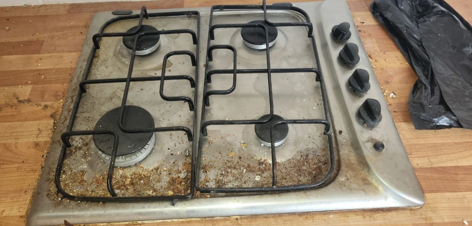 Gas hob before cleaning